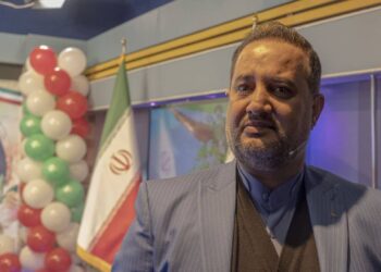 سومین شب برنامه «ایران 45» به شهدای ترور تقدیم شد