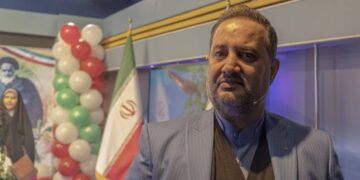 سومین شب برنامه «ایران 45» به شهدای ترور تقدیم شد