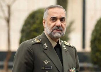 ارتش دژی استوار در برابر هرگونه تجاوز و تهدید و نمادی از وحدت و انسجام ملی