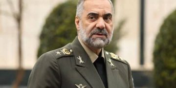 ارتش دژی استوار در برابر هرگونه تجاوز و تهدید و نمادی از وحدت و انسجام ملی