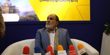 اشتغال زایی و کار خاکریز اول برای مبارزه با استکباران جهانی است