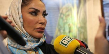 یلدا اسفندیاری در مسیر دانشگاه هاروارد