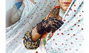 حمله تند به اکران «خانم والده»؛ پاسخ حوزه هنری چیست؟