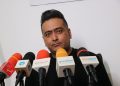 کتابت قرآن در ابعاد ۱۲۰×۸۰ سانتی‌متر به خط شکسته نستعلیق